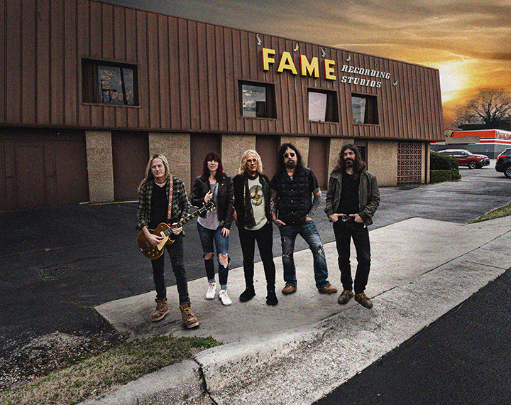 IN_FRONT_OF_FAME_CREDIT THE DEAD DAISIES (2)